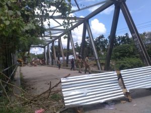 Masyarakat Mengeluh Akibat Jembatan Penghubung Kali Nabire Belum Di Perbaiki
