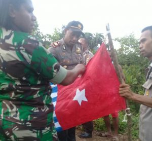 Bendera Bintang Kejora Ditancap Dipohon, Diamankan TNI Polri