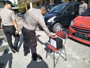 Polres Mimika Lakukan Penggalangan Dana Bagi Korban Penderita Gizi Buruk  Dan Campak Kabupaten Asmat