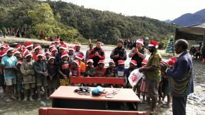 TNI & POLRI Rayakan Natal Bersama Masyarakat Di Distrik Dal Kabupaten Nduga