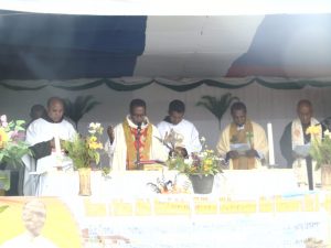 Ibadah Misa Perayaan Perdana Pastor Benyamin I Keiya Berlangsung Di Idakebo Dogiyai