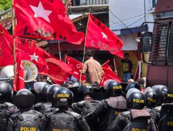 Aksi Unjuk Rasa Di Kota Jayapura Sempat Ricuh, 7 Personel Dirawat Inap, Situasi Kembali Kondusif
