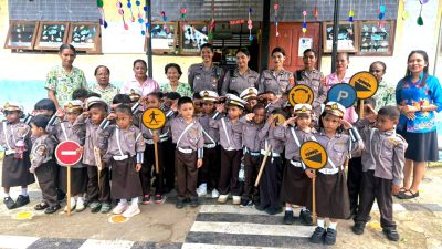 Polisi Kenalkan dan Edukasi Tertib Berlalu Lintas Sejak Dini, Satlantas Polresta Sambangi TK Kemala Bhayangkari 01 Base-G